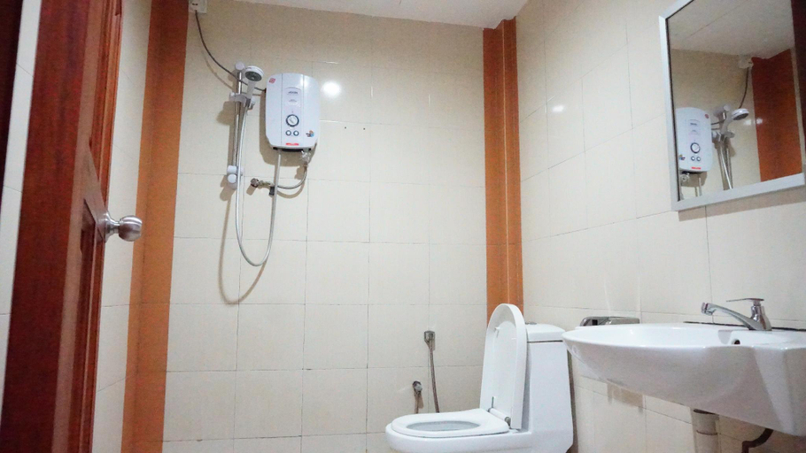 Bathroom 4, Baron Waterfront Hotel, Langkawi
