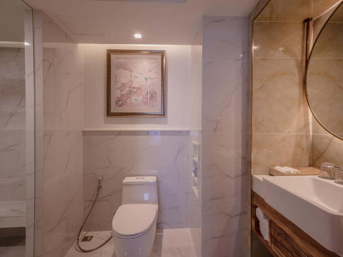Bathroom 7