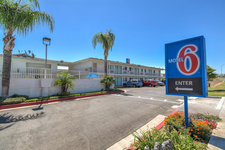 Exterior & Views 1, Motel 6 Fontana, CA, San Bernardino