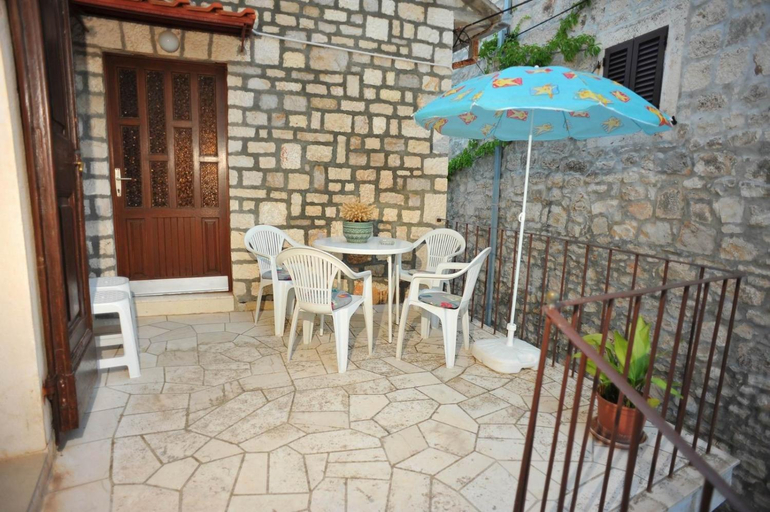 Others 4, Apartments by the sea Sutivan, Brac - 22771, Sutivan