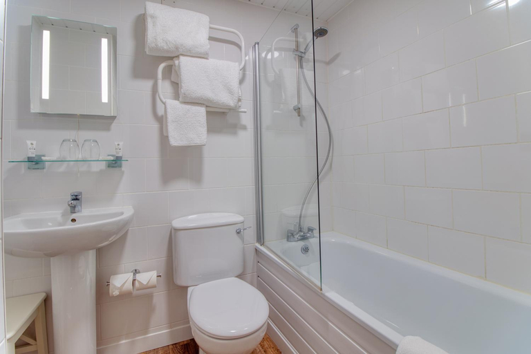 Bathroom 12
