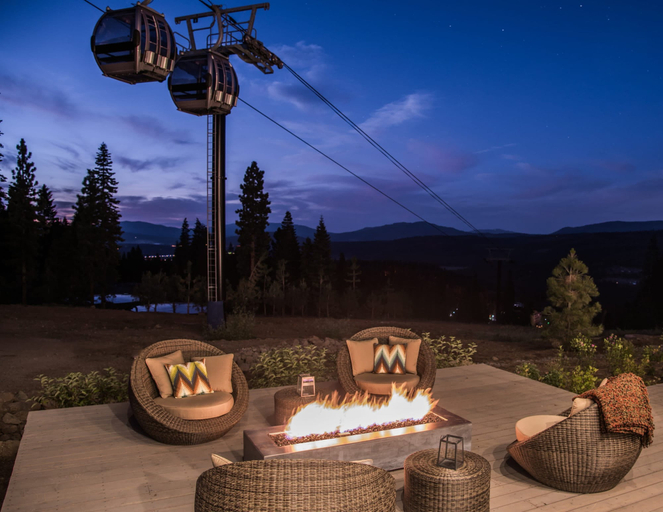 Room 4, Modern Ski In Out Home Mid-mountain Northstar, Placer