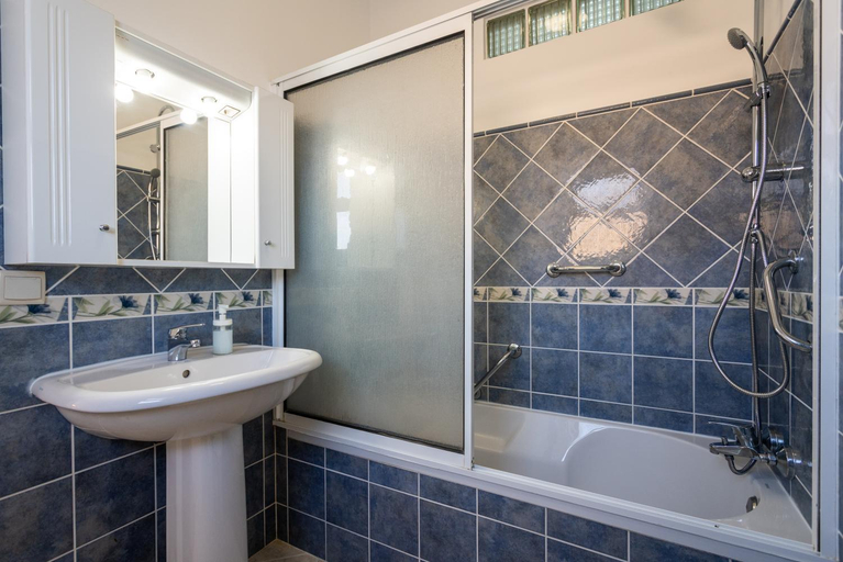 Others 4, Blife Faya private apartment, Faro