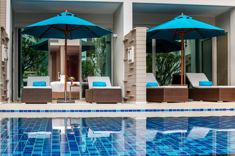 Swimming Pool 13