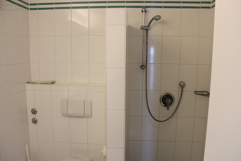 Bathroom 4, Lauenburger Muhle, Herzogtum Lauenburg
