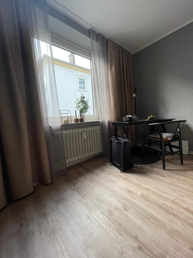Others 2, Zimmer in der Altstadt, Bielefeld