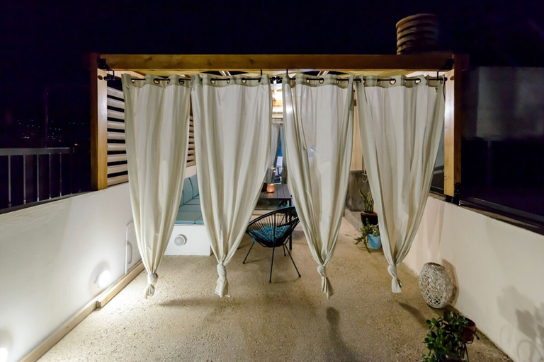 Room 3, Lucy In The Sky With Diamonds, Peloponnese