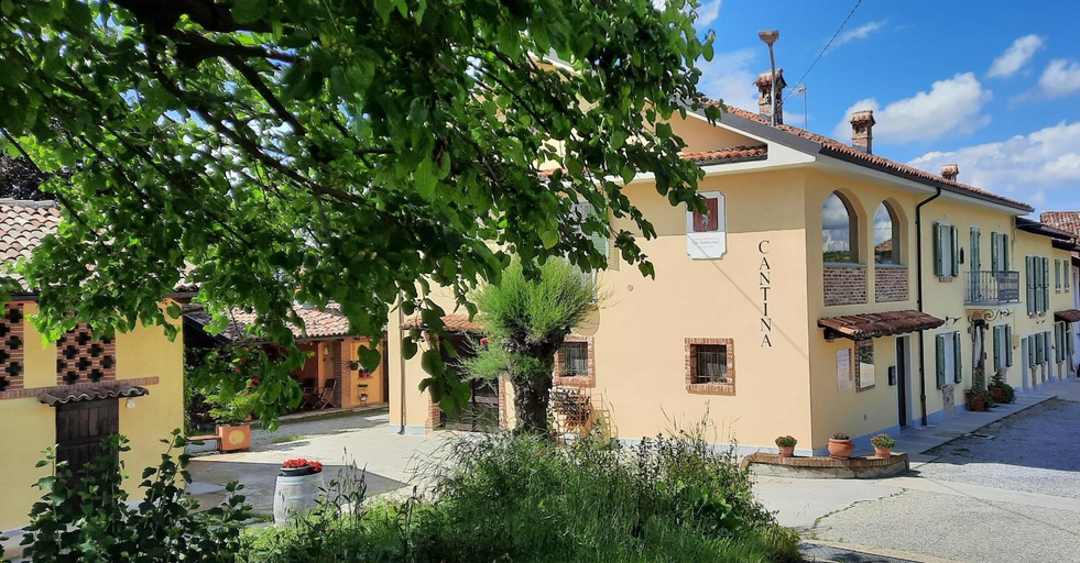 Exterior 2