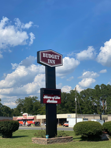 5, Budget inn, Bacon