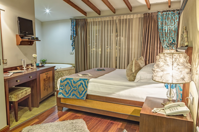 Bedroom 3, Bülbül Yuvasi Boutique Hotel - Boutique Class, Foça