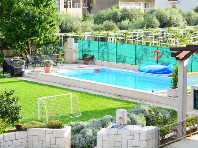 Sport & Beauty 2, Holiday Bliss in Peracko Blato, Ploče