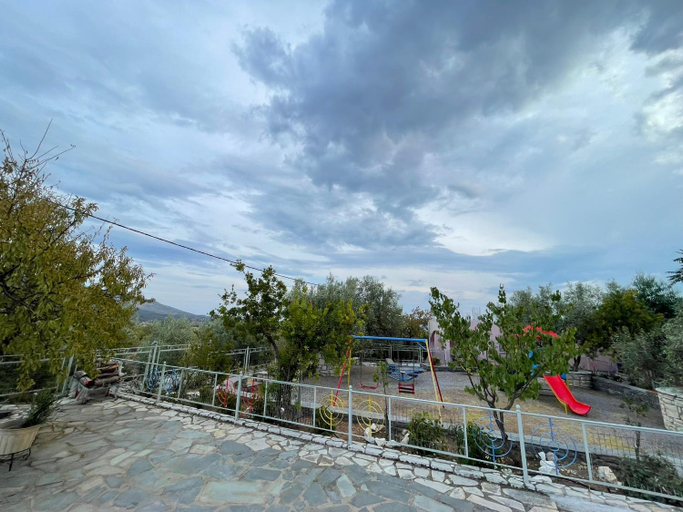 Others 4, Antonia's Apartments, Central Greece
