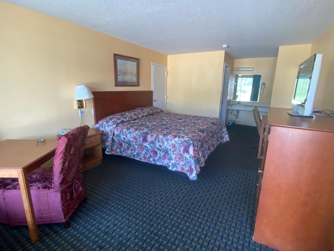 2, Budget inn, Bacon