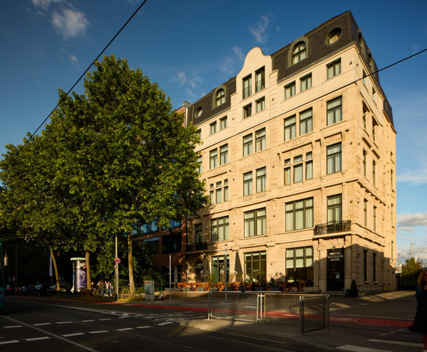 Exterior 13