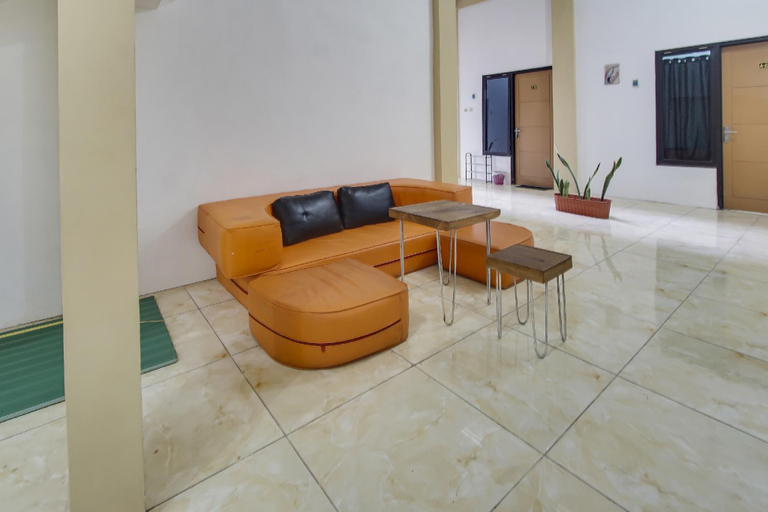Lobby 4, SUPER OYO 90950 Forzando House, Malang