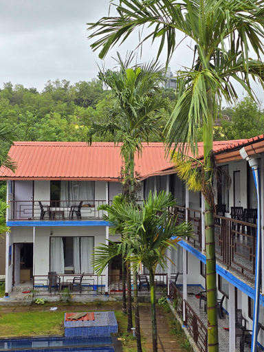 Others 3, What If Backpackers Hostel, North Goa