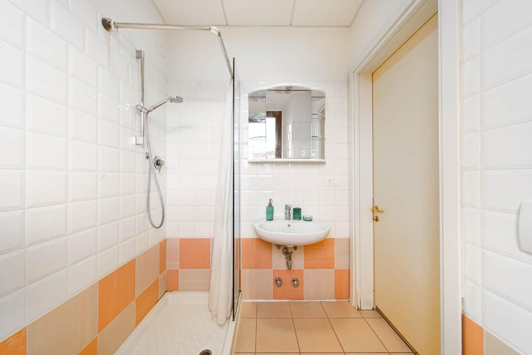 Bathroom 3, Il Villaggio di ABITABO, Bologna