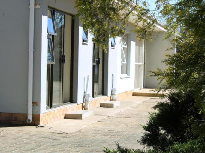 Others 5, Three Angelz Lodge, Chris Hani
