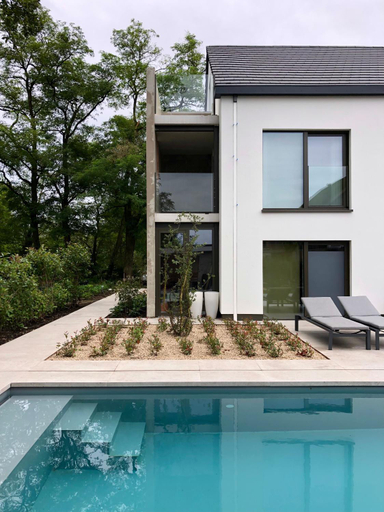 Others 5, Huis Vanellus, Limburg