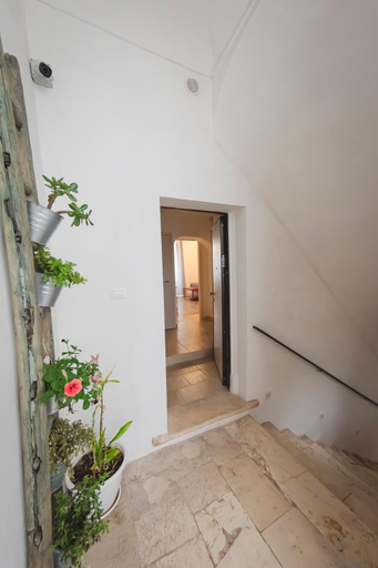 Others 4, Sotto il Castello B&B, Foggia