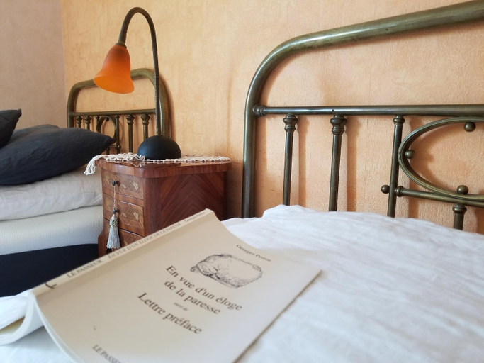 Bedroom, Aux chambres du bourg, Dordogne