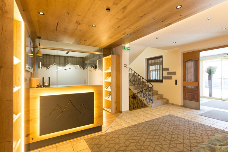 Public Area, Ferienhotel Bergland, Imst