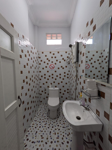 Others 5, Orchid 101, Kampot