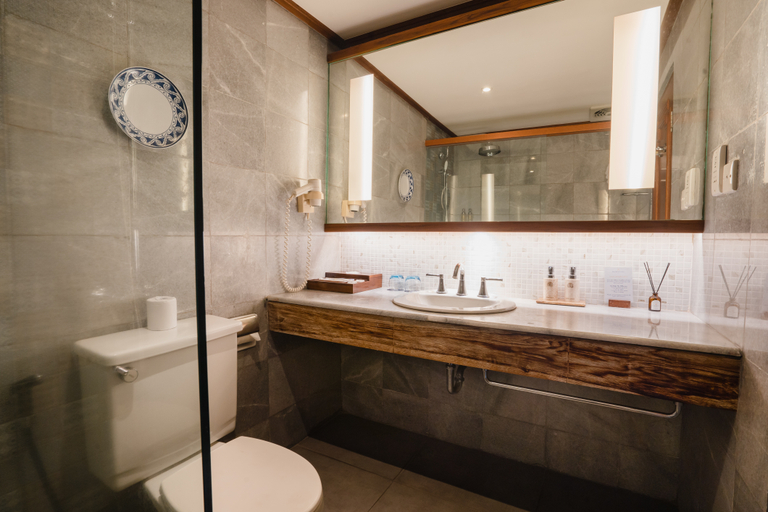 Bathroom 30
