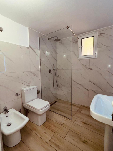 Bathroom 2, Orfeu apartments Ksamil, Sarandës