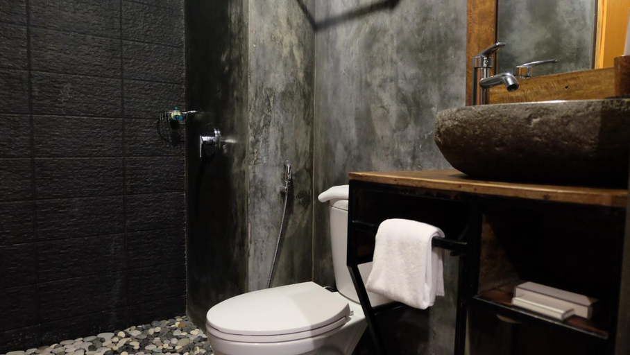 Bathroom 7