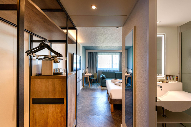 Bathroom 7