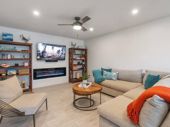 Room 5, Cozy Pet Friendly 3 Bedroom, San Diego