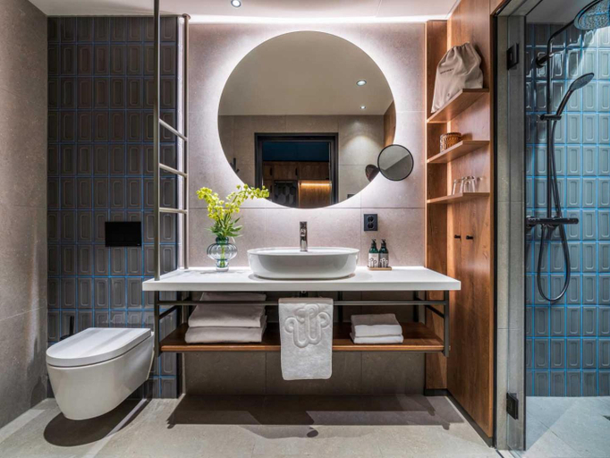Bathroom 2