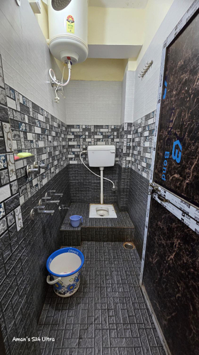 Bathroom 3, Ramlala Paying Guest House Stay Just 100m from Saryu Ghat, Ayodhya, Faizabad
