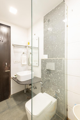 Bathroom 4, Hotel Gold Souk - Karol Bagh, Delhi
