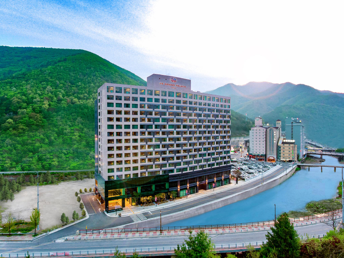 Exterior & Views 2, Jeongseon JS Grand Palace Hotel, Jeongseon
