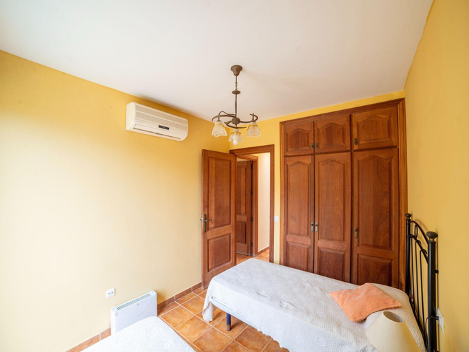 Bedroom 3, Villa in Tenerife with Pool and Sea Views, Santa Cruz de Tenerife