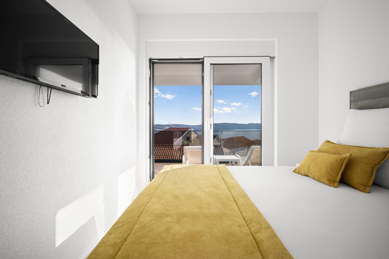 Bedroom, Adriatic Garden Apartments, Okrug
