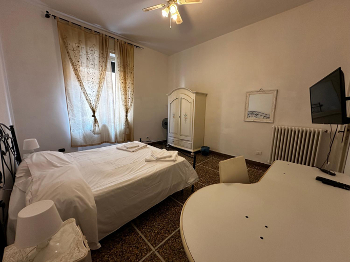 Bedroom 1, Holiday Pisa Gare, Pisa