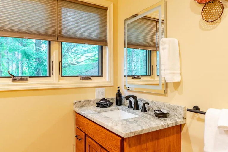 Others 2, Poplar Treehouse - Rustic Luxury, Madison