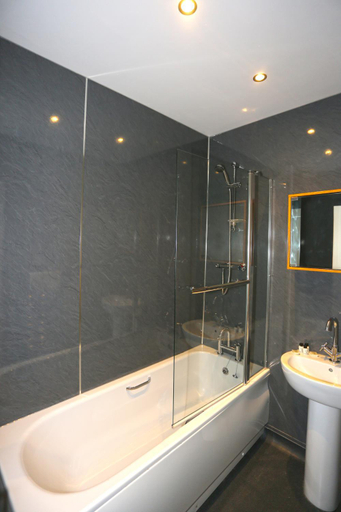 Bathroom 3, Skeldergate View Apartments, York