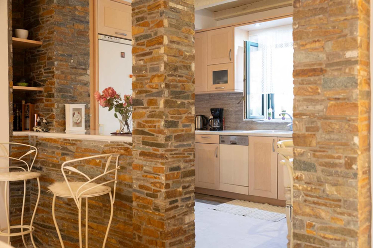 Room 5, Verga Stone Haven - Seafront Waves Embrace, Peloponnese