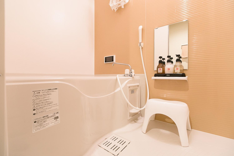 Bathroom 14