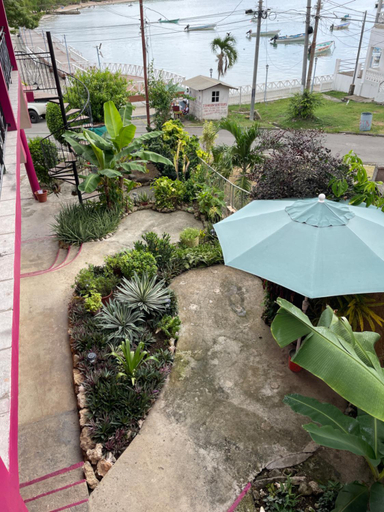 Others 2, The Seaside Garden Guesthouse