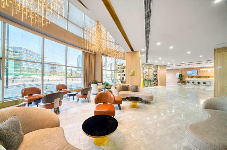 Shared lounge/TV area