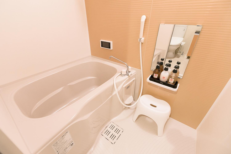 Bathroom 18