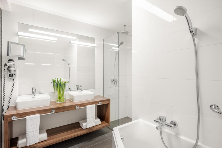 Bathroom 4, Nemzeti Hotel Budapest - MGallery Collection, Budapesti
