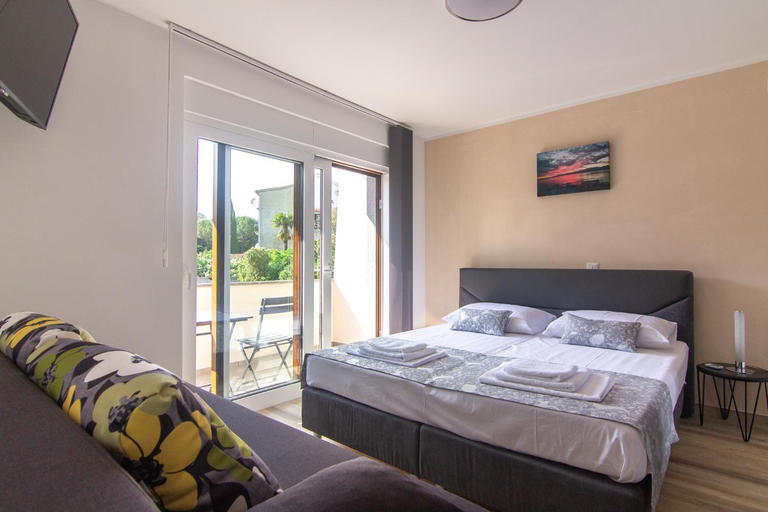 Bedroom 3, Apartments Edi & Tea, Malinska-Dubašnica