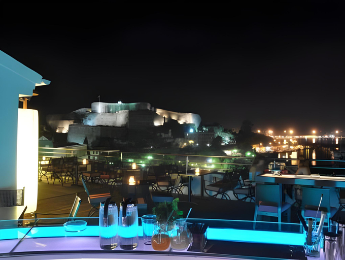 Food & Drinks 5, City Marina, Ionian Islands