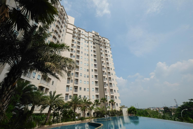 Exterior & Views, Comfy Studio Mustika Golf Apartment By Travelio, Cikarang
